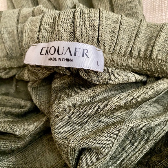 Arm green Ekouaer Womens Rib Knit Pajamas Button Up - Picture 3 of 5